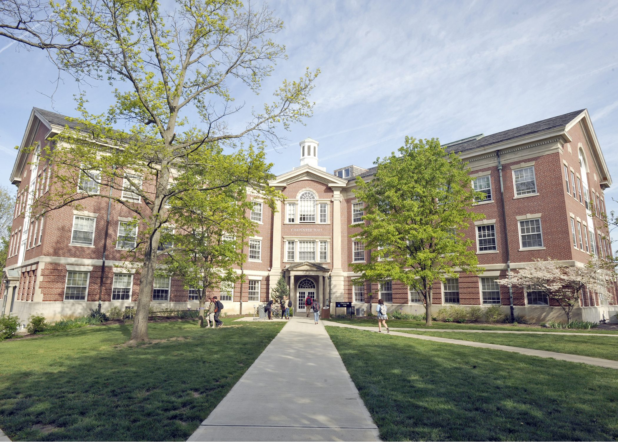 earlham-college-has-launched-a-new-summer-distance-learning-program